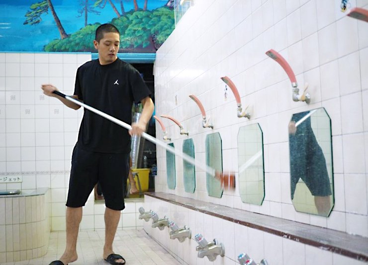 銭湯の掃除