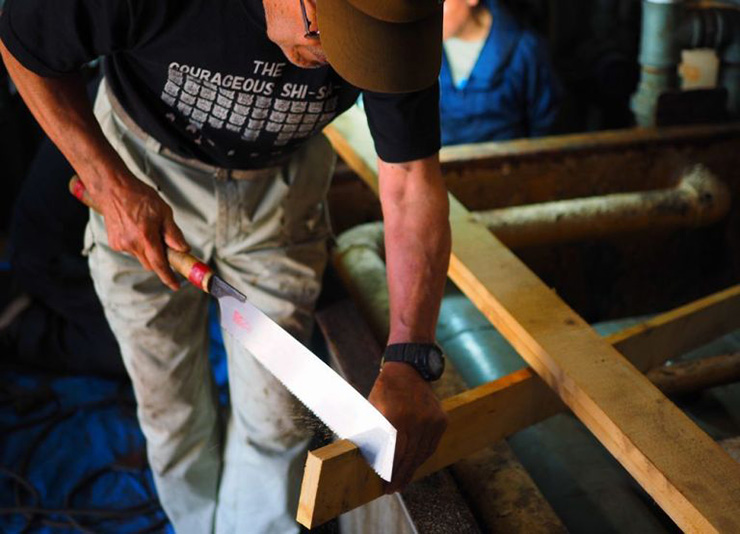 穴倉屋と呼ばれる「サヤ」専門の職人さん。