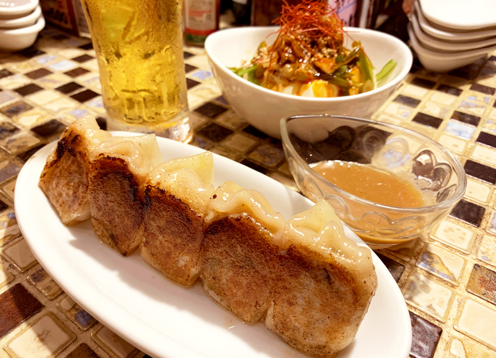 ビールに餃子はまさに絶品の味わい