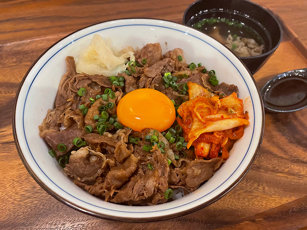 路地裏で見つける神楽坂の魅力